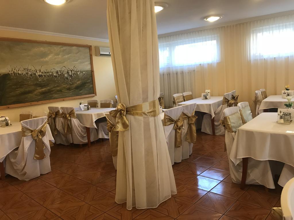 Hotel Korona Hajdúszoboszló Εξωτερικό φωτογραφία